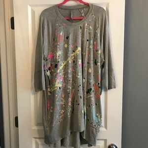 Melissa McCarthy paint spatter shirt